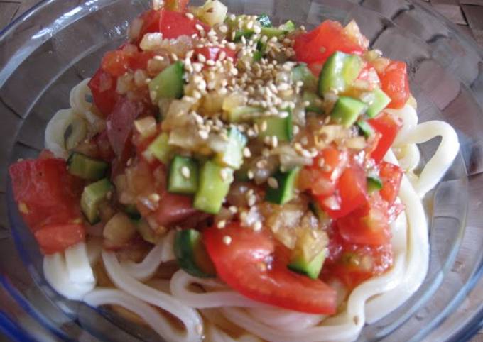 Chinese Style Udon Noodles with Chilled Tomatoes