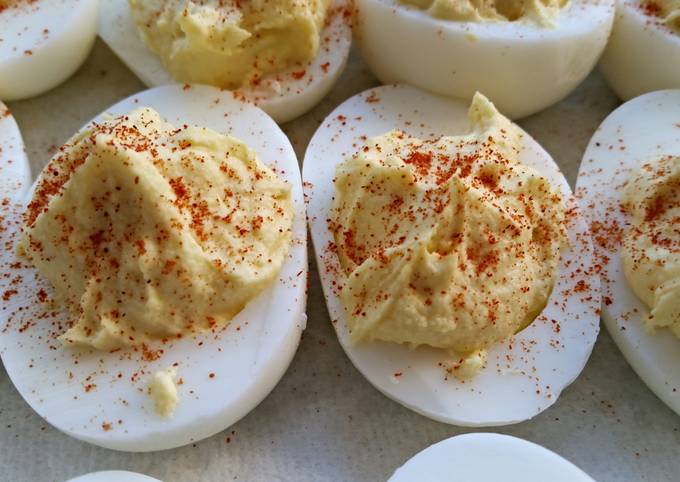 Steps to Make Perfect Deviled Eggs with Blue Cheese