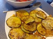 Una foto de zucchini grillado