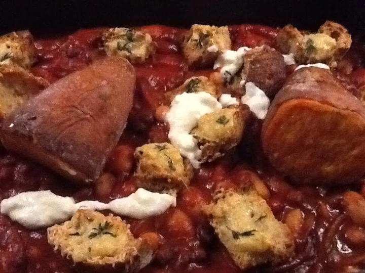 Easy Way Make Recipe Smoked baked beans w cheesy croutons and sweet potato that is Delicious, Addictive}