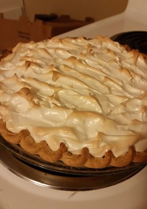 A picture of Rhubarb Cream Pie.