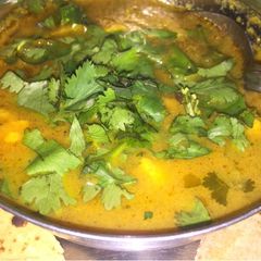 A picture of Matar paneer.