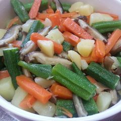 A picture of Potatoes, Mushrooms & Mix Veggies.