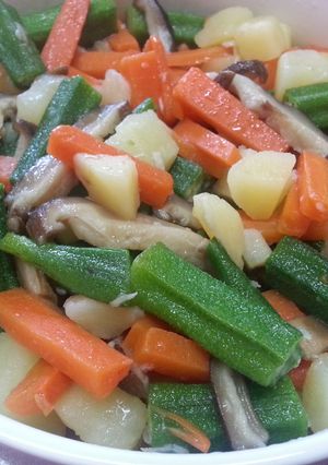 A picture of Potatoes, Mushrooms & Mix Veggies.