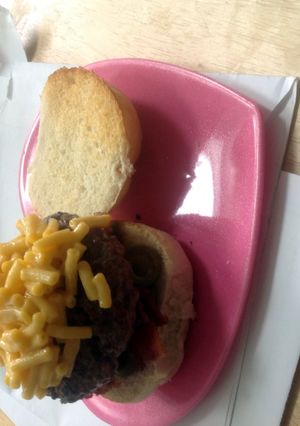 A picture of Greg's Burger.