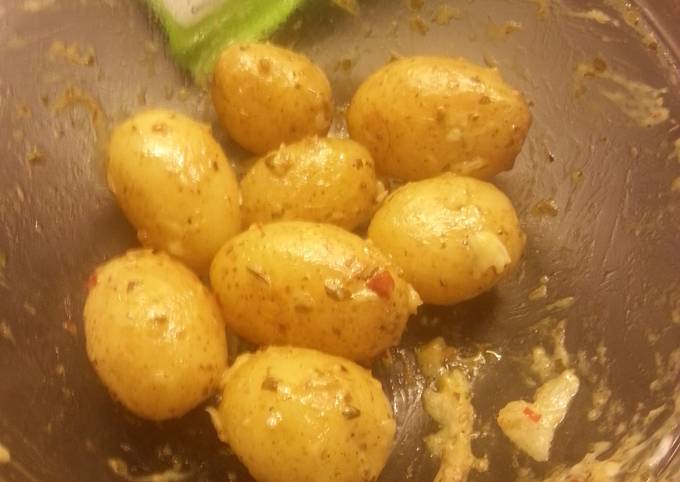 Garlic mayo baby potatoes in chimichurri