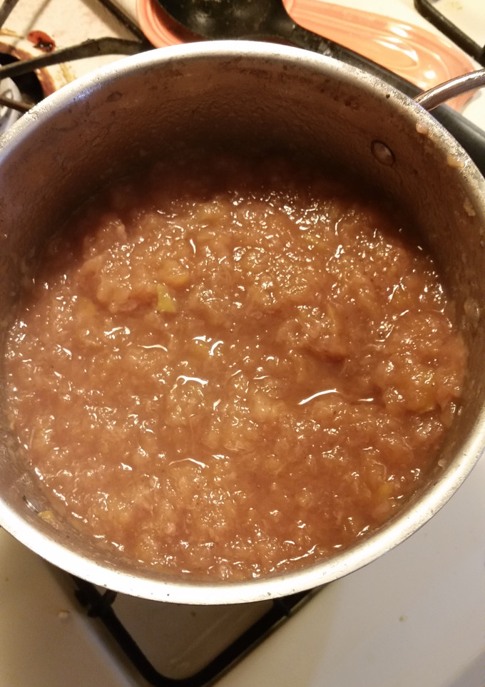 A picture of Applesauce.
