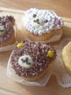 A picture of Fluffy Cupcakes.