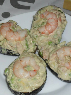 Una foto de Aguacates rellenos