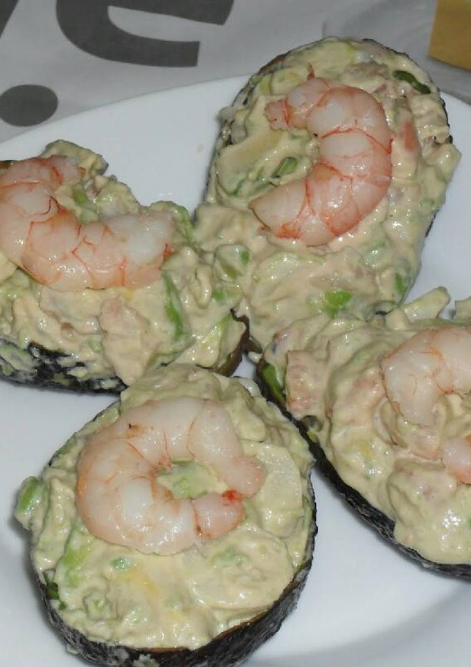 Una foto de Aguacates rellenos