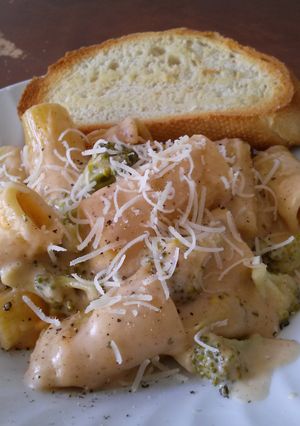 A picture of Rigatoni Bake with Broccoli.