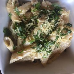 A picture of Creamy chicken penne.