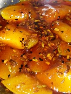 खट्टी मीठी अम्बी (Khatti meethi ambi recipe in Hindi) रेसिपी मुख्य फोटो