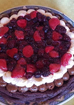 Una foto de Marquise de chocolate y frutos rojos