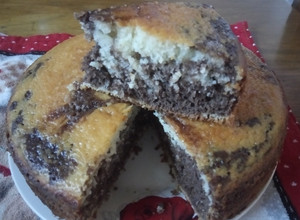 Una foto de Torta marmolada de yogurt