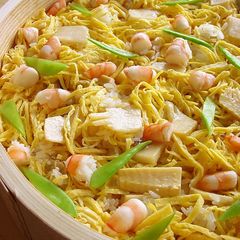 A picture of Bamboo Shoot and Shrimp Chirashi Sushi.