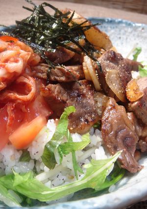 A picture of Café Lunch at Home: Steak Rice Bowl.
