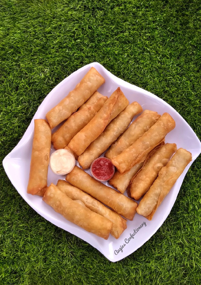 A picture of Springrolls.