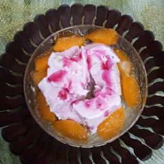 A picture of Custard orange jelly ice cream.