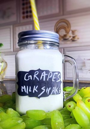 A picture of Green Grapes Shake.
