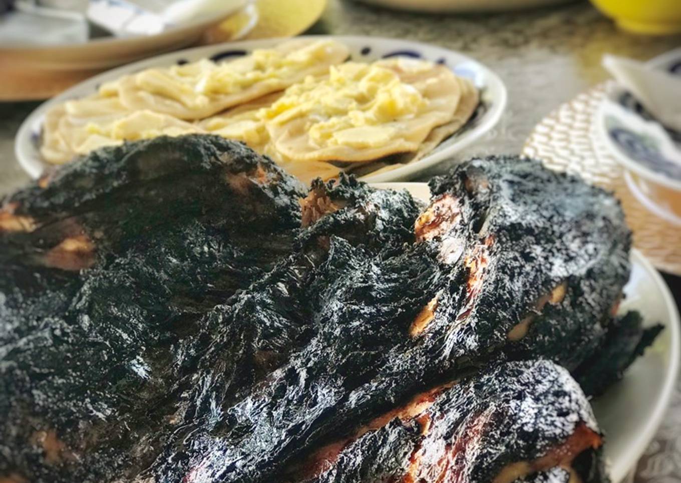 Pollo de corral al carbón con patatas