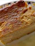 Pastel de maíz morado relleno de queso