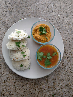 A picture of Rava idli.