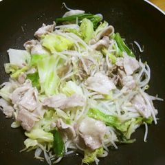 A picture of Pork Belly, Bean Sprouts, and Cabbage Steamed in Sake.
