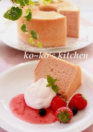A picture of Strawberry Chiffon Cake.