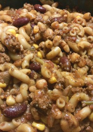 A picture of Beck's Chili Mac.