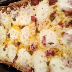 A picture of Pinky's Perfect Pizza.