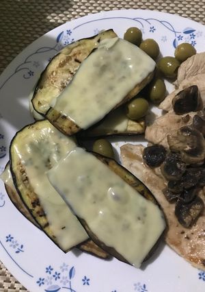 Una foto de Berenjena asadas