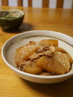 A picture of Simple Simmered Daikon Radish & Pork Belly.