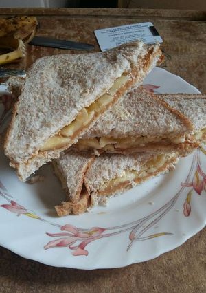 A picture of Banana Split Jumbo Sandwich.