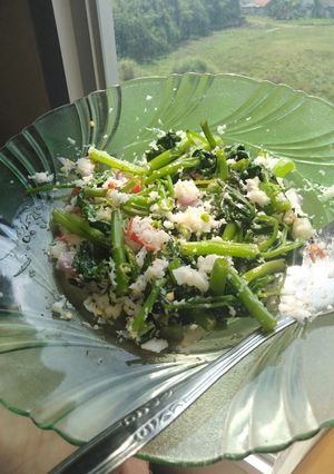 Foto resep Urap kangkung bumbu iris 😂