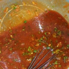 A picture of SRIRACHA SAUCE.