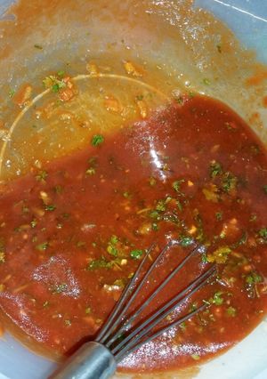 A picture of SRIRACHA SAUCE.
