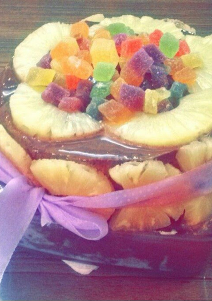 A picture of Yummilicious double-layer cake.