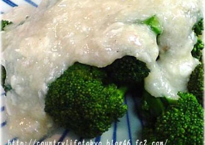 Steamed Broccoli with Fluffy Crab Sauce