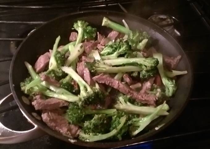 Beef and broccoli with hazelnuts