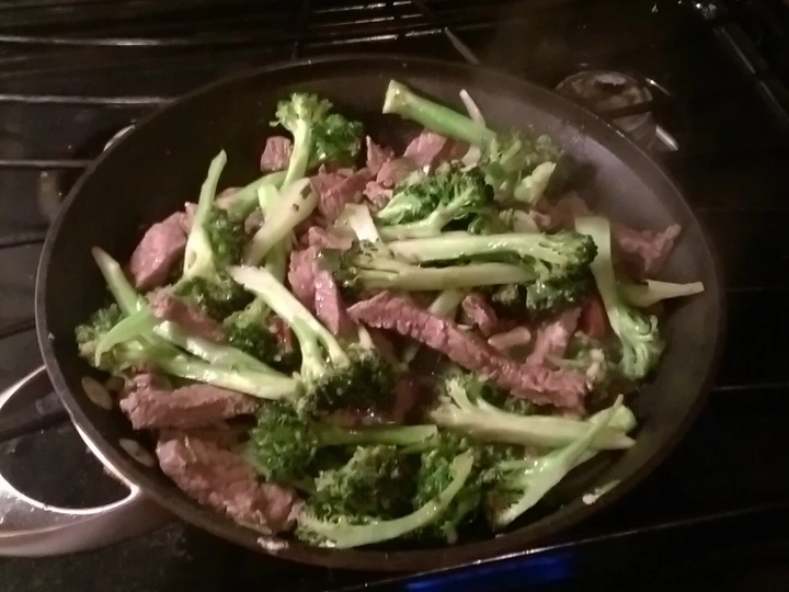 Recipe Beef and broccoli with hazelnuts the So Delicious Appealing