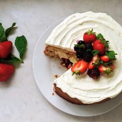 A picture of Victoria Sponge Cake.