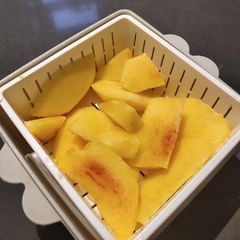 A picture of Simple Sliced Peaches.