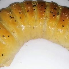 A picture of Chicken Cheese bread.