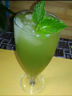 A picture of Mint Lemonade Drink.