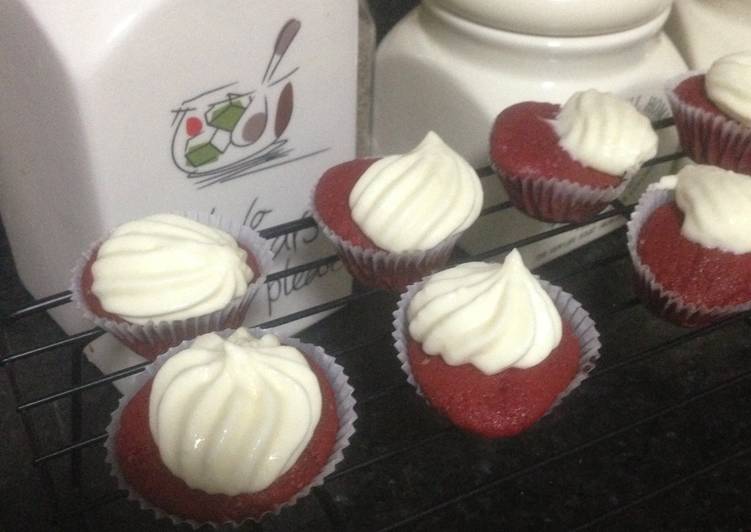 Classic Red Velvet Cupcake with Cream Cheese Frosting