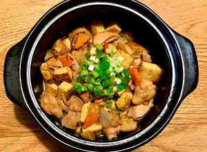 雞肉豆腐煲 的食譜成品照片