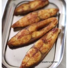 A picture of Golden Pomfret fry.