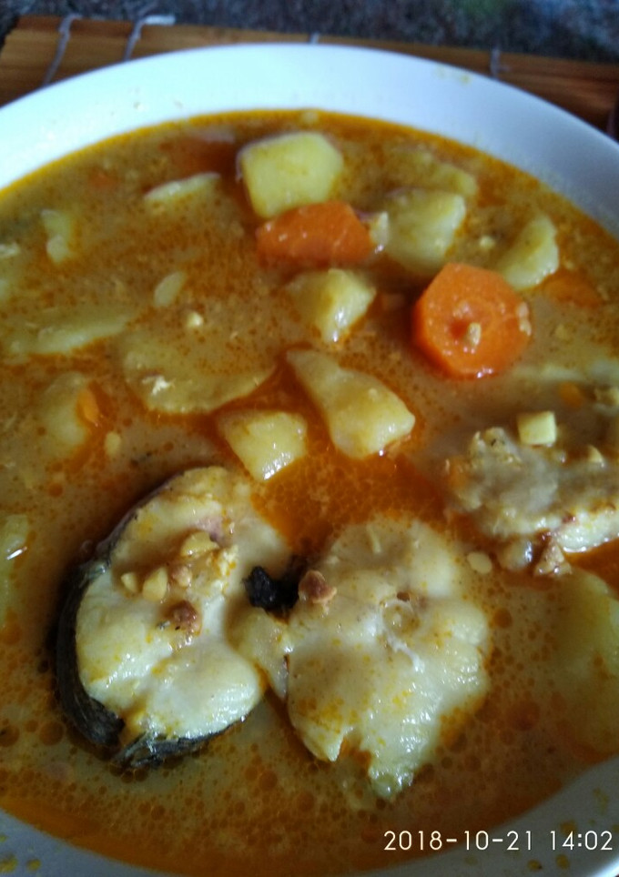 Una foto de Curry amarillo de pescado