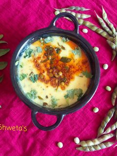 લીલી તુવેરની કઢી (જૈન)(Lili tuver ni kadhi recipe in Gujarati) રેસીપી મુખ્ય ફોટો